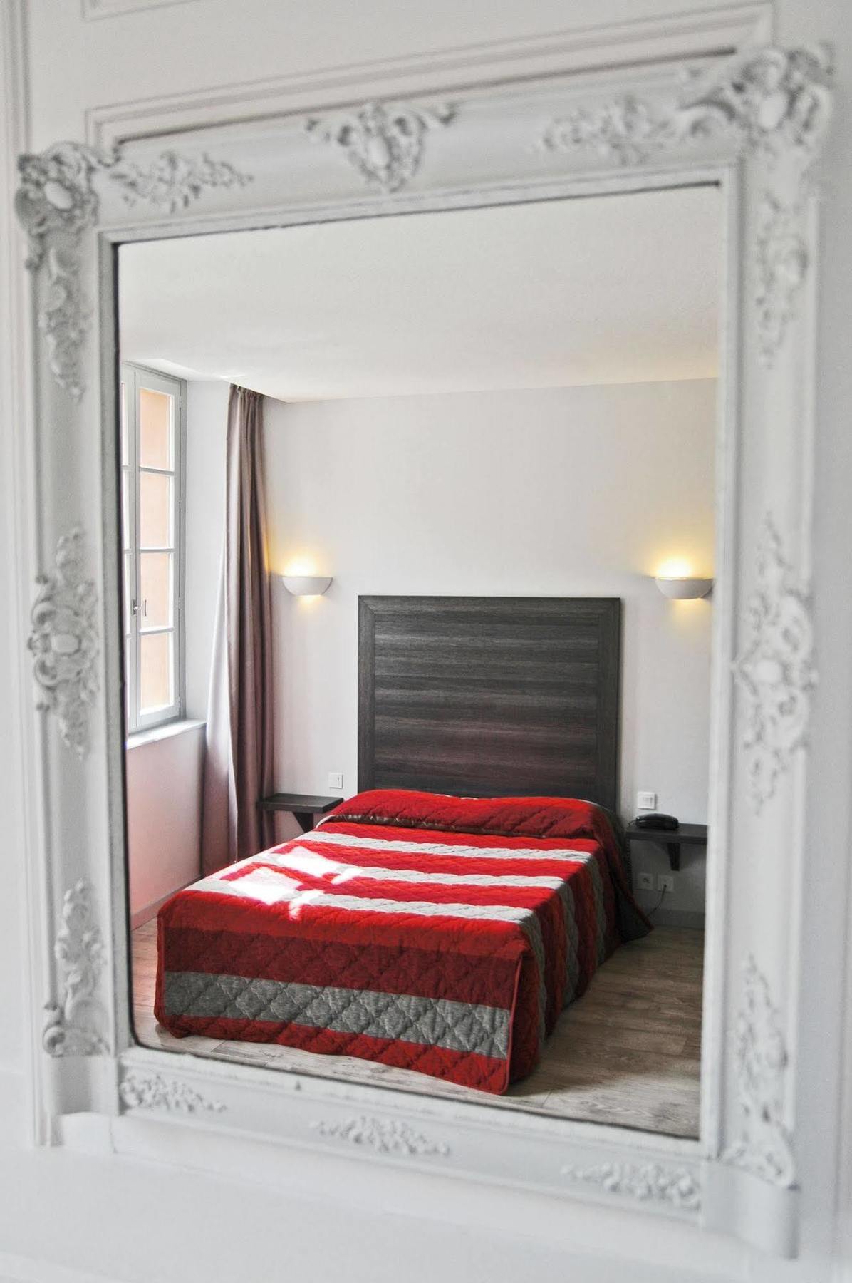 Logis Hotel Des Deux Forts Salins-les-Bains Exterior foto