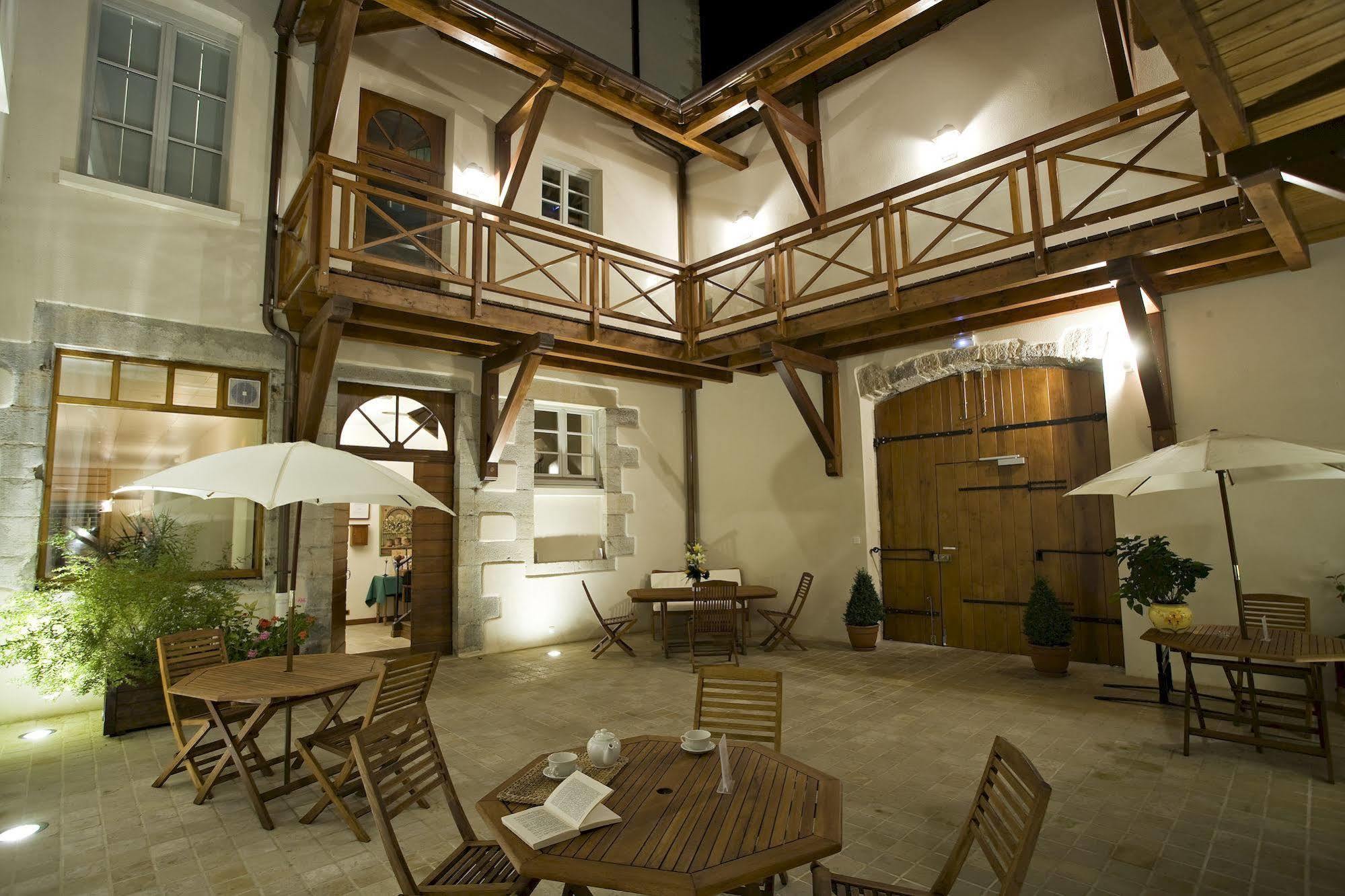 Logis Hotel Des Deux Forts Salins-les-Bains Exterior foto