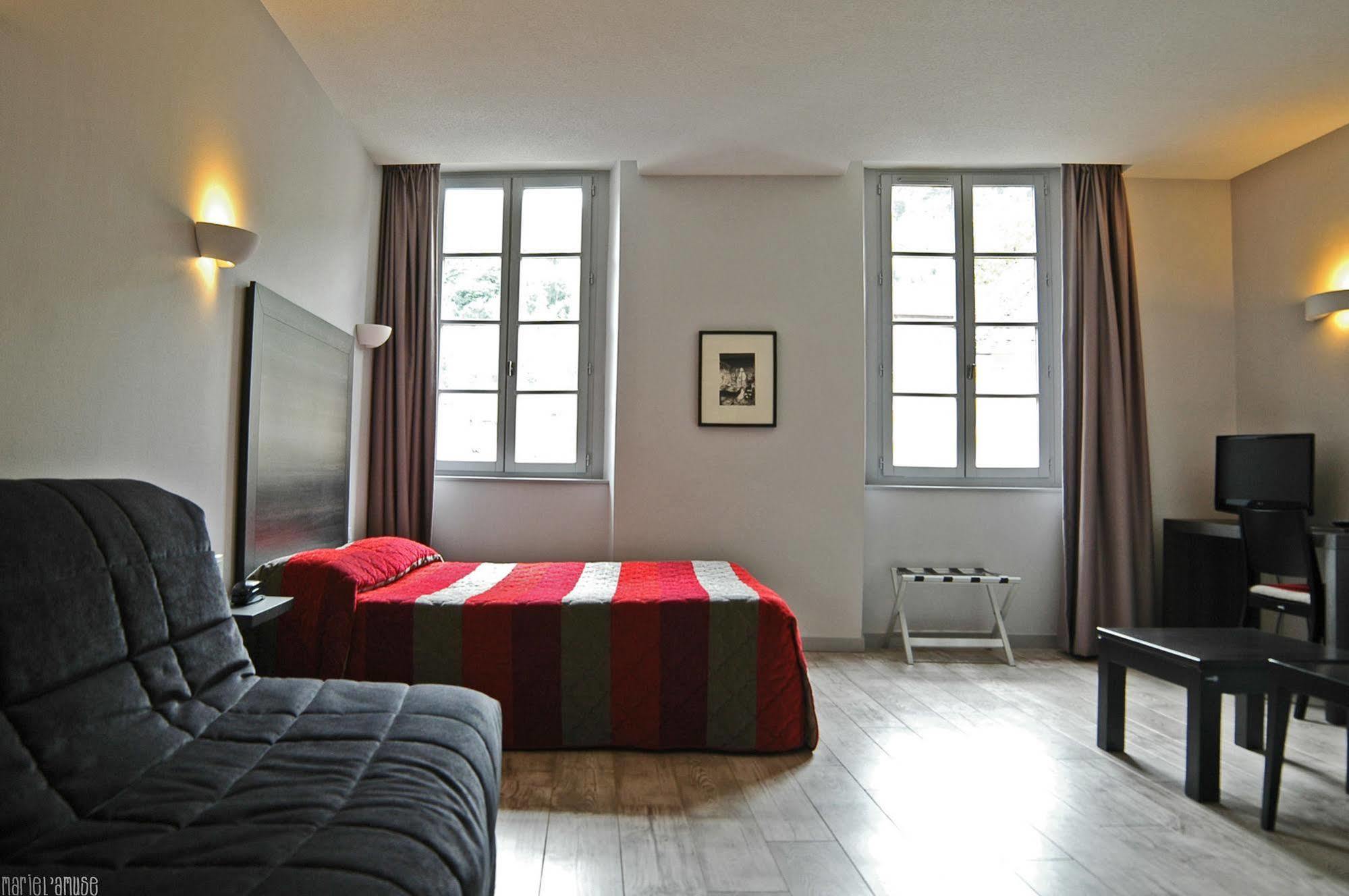 Logis Hotel Des Deux Forts Salins-les-Bains Exterior foto