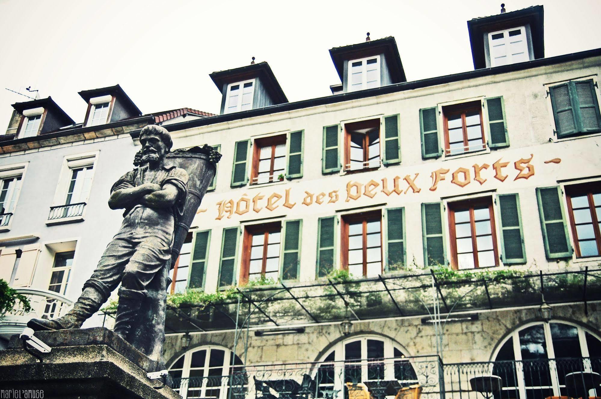 Logis Hotel Des Deux Forts Salins-les-Bains Exterior foto