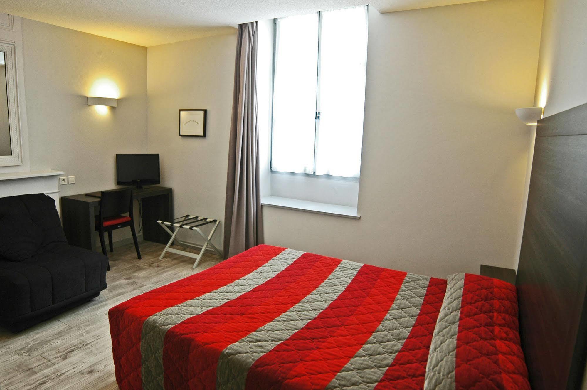 Logis Hotel Des Deux Forts Salins-les-Bains Exterior foto