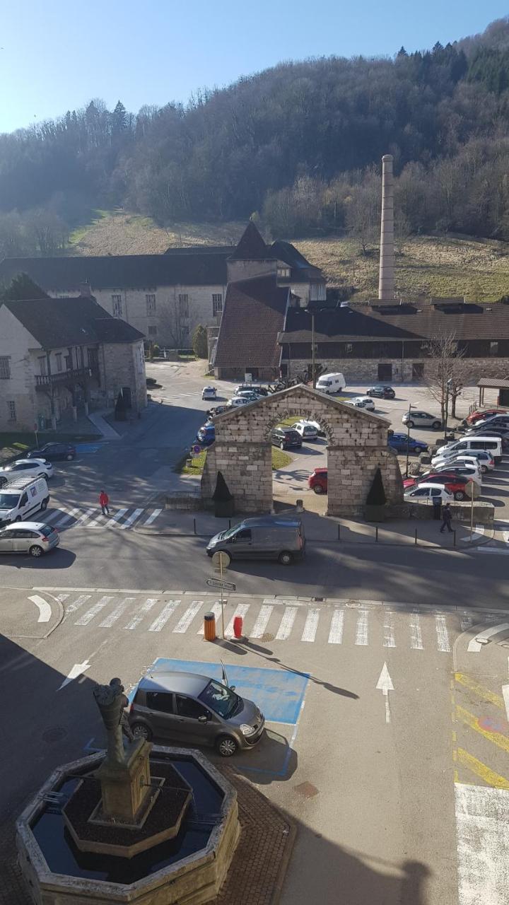 Logis Hotel Des Deux Forts Salins-les-Bains Exterior foto