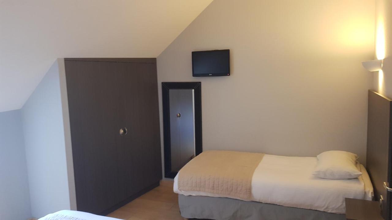 Logis Hotel Des Deux Forts Salins-les-Bains Exterior foto